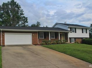 8413 Berry Dr, Evansville, IN