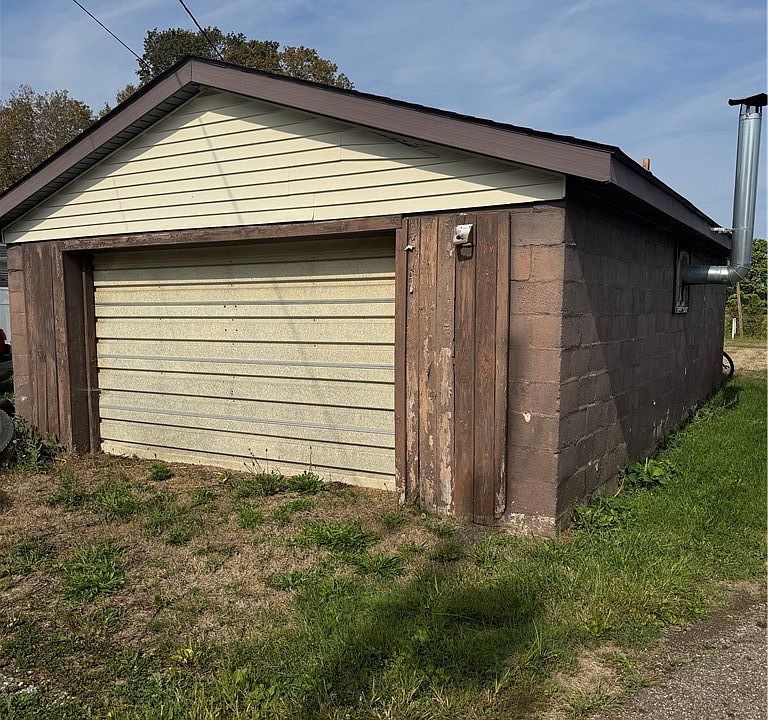 2nd image of 240 S Church St