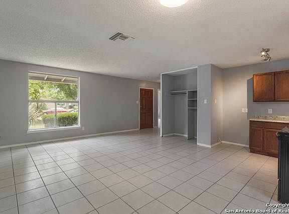 3rd image of 715 Dunwoodie Dr
