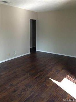 3rd image of 611 E Lemon Ave
