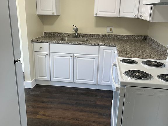 2nd image of 1964 Hertel Ave APT 2