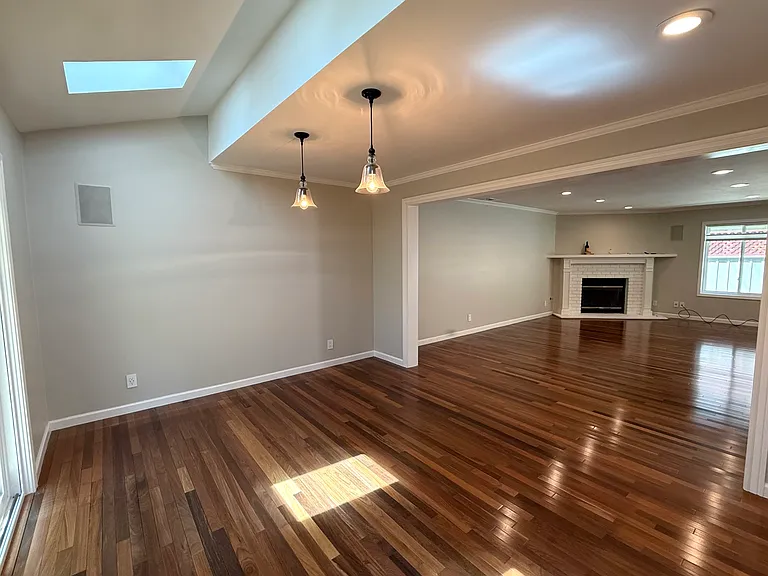 474 Tyndall St — Photo 2