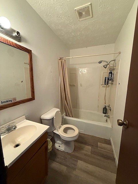 2nd image of 221 E Park Ave