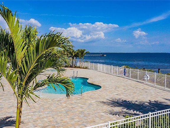 4th image of 14550 River Beach Dr #B-302