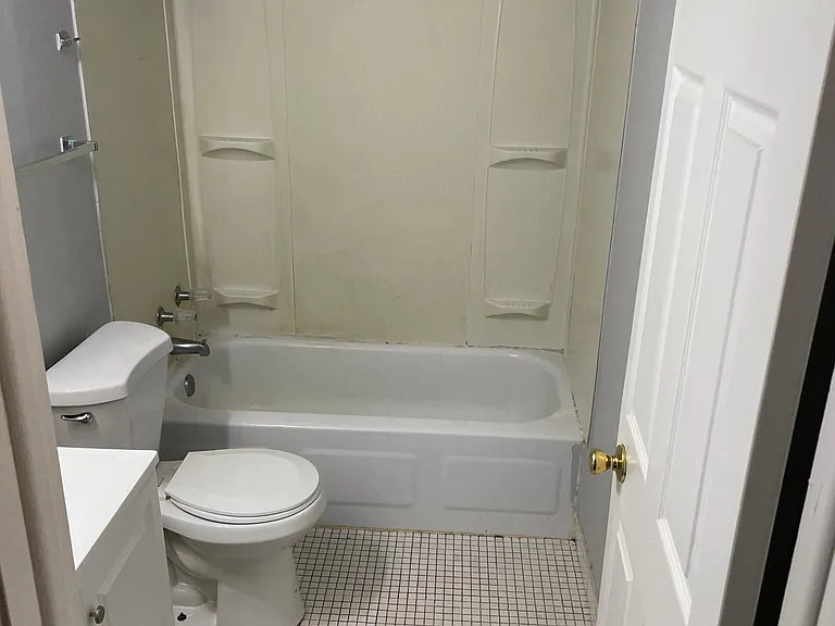 13B Kingery Quarter — Photo 17