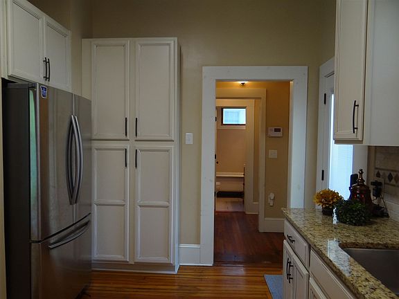 5th image of 498 Lucas Ct