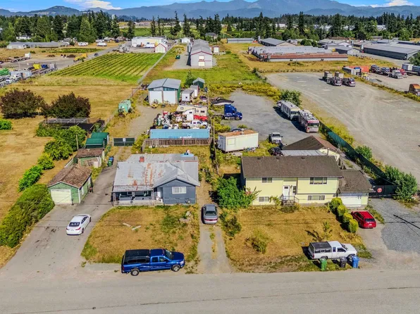 1860 Queen St, Abbotsford, BC V2T 6J1