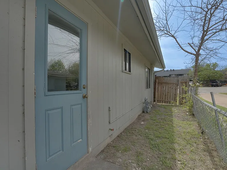 304 John Nance Garner Cir #A2 — Photo 20