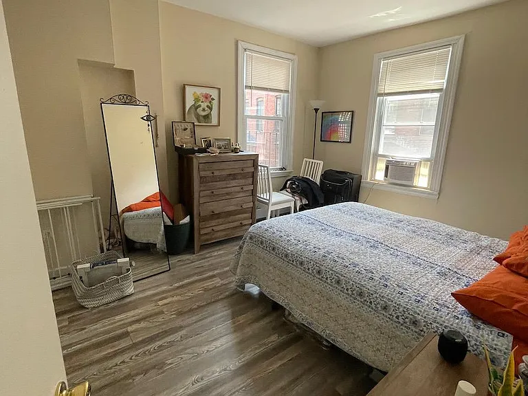 33 Clarendon St #1 — Photo 16