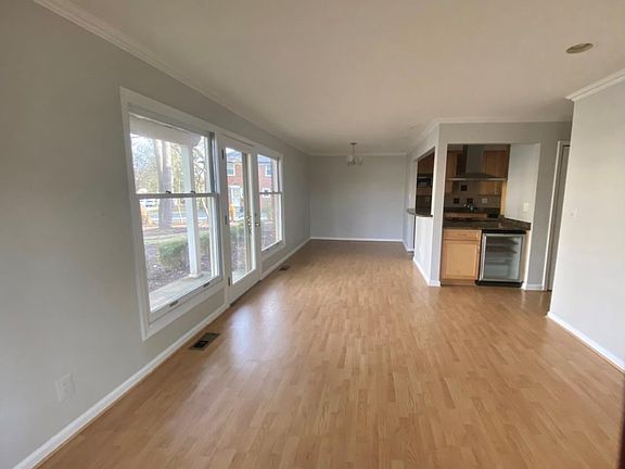 4th image of 885 N Old Woodward Ave APT 1