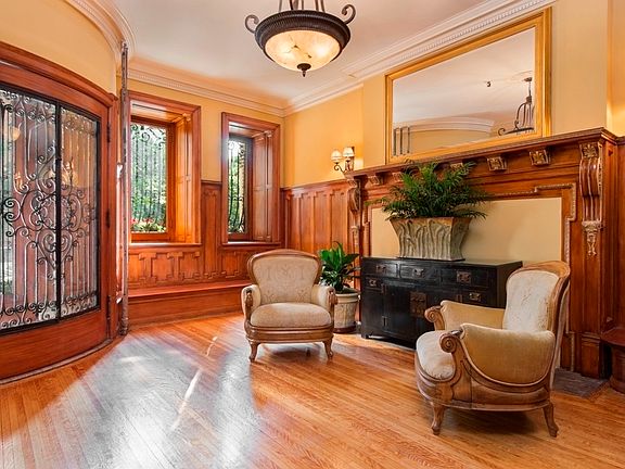 4th image of 323 W 74th St APT 3