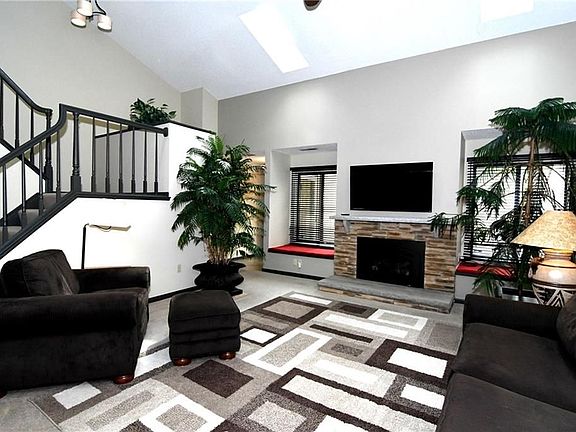 3rd image of 1693 Brookwood Dr
