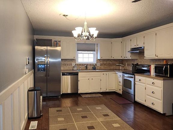 2nd image of 1305 Safford Ave