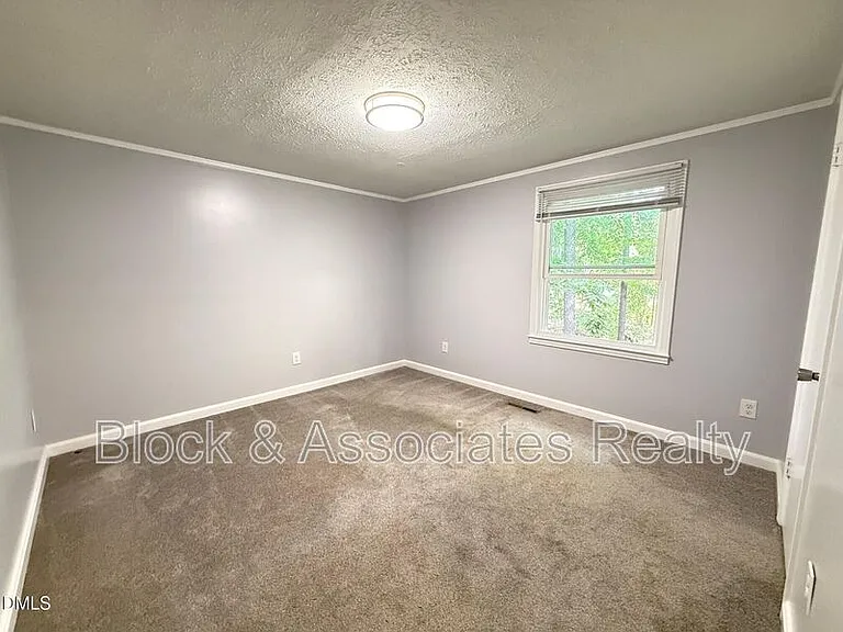 801 Carter Ave — Photo 13