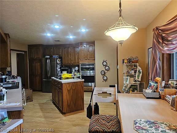3rd image of 150 Kern Ln