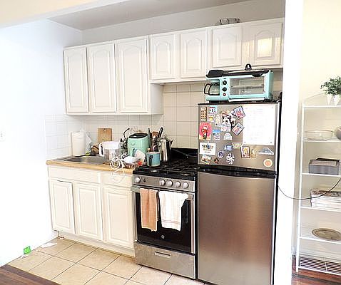 2nd image of 152 Orchard St APT 3C
