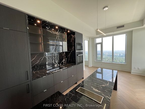 4th image of 11 Yorkville Ave #6307