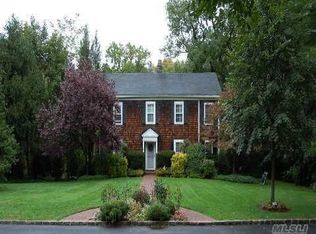 62 Brookside Dr, Manhasset, NY 11030