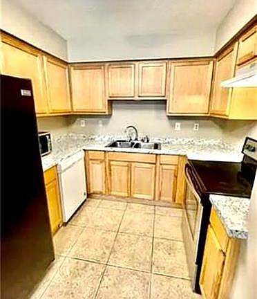 4th image of 226 W Hickory St #B