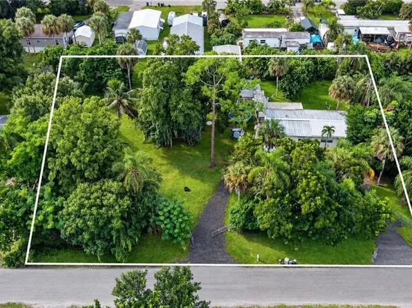 11343 Redbud LN, BONITA SPRINGS, FL 34135