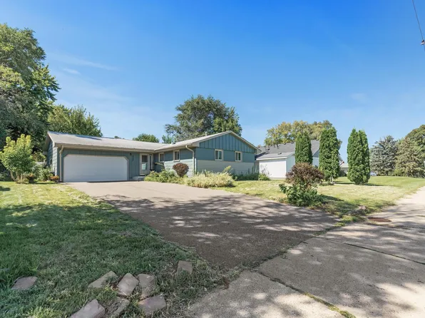 3949 Winnetka Ave N, New Hope, MN 55427