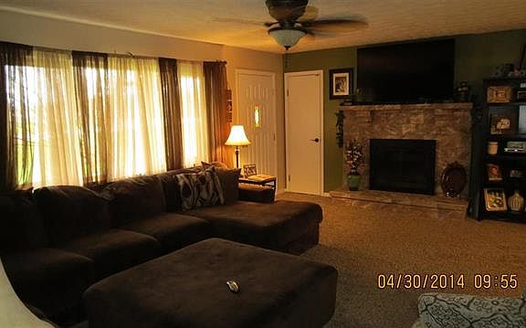 3rd image of 1465 E County Road 300 S