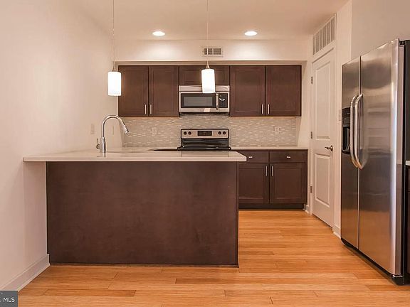 4th image of 980 N 2nd St #82-4F