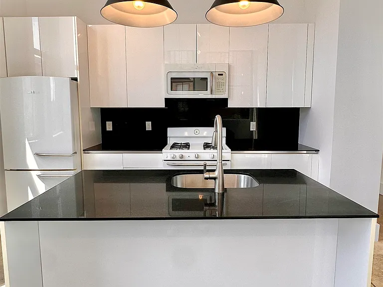 8 Erie St #203 — Photo 25
