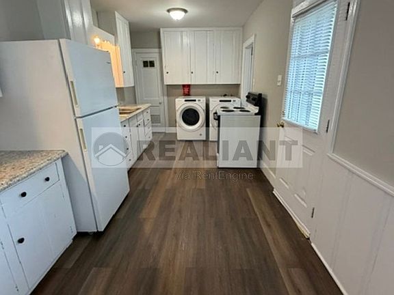 5th image of 1411 Hill St