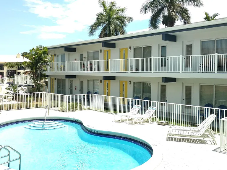 1354 Bayview Dr #G — Photo 12