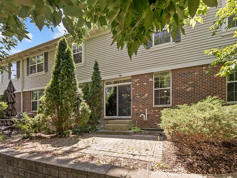 1022 Ravendale Ct — Photo 27