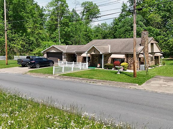 3rd image of 472 Hampton Rd