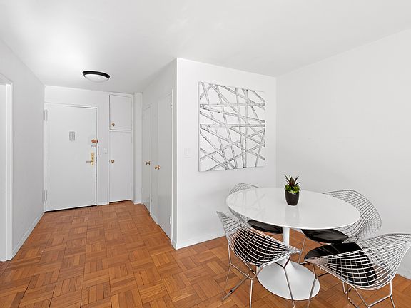 4th image of 404 E 66th St #J7