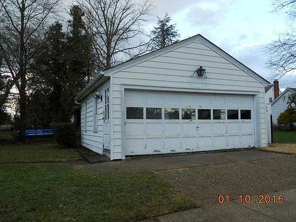 100 GARAGE