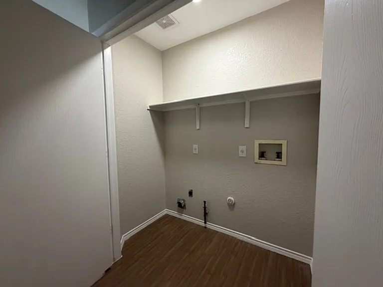 15209 Parrish Ln — Photo 12