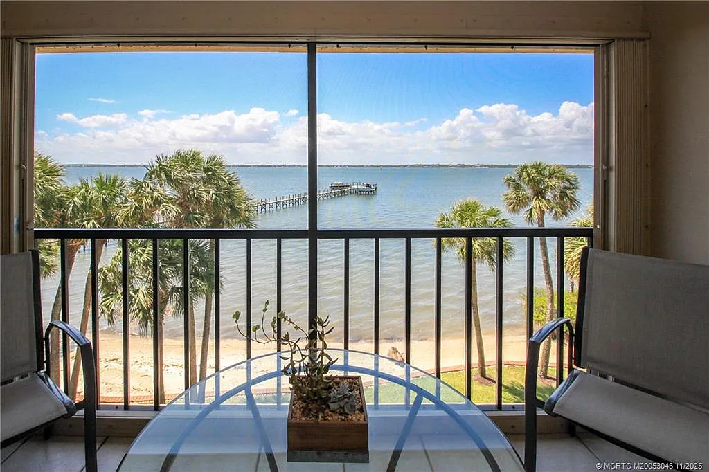 2 bed, 2.0 bath, 1032 sqft, $2,800 — Photo 1