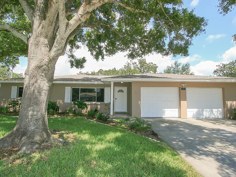 55 Velma Dr W — Photo 39