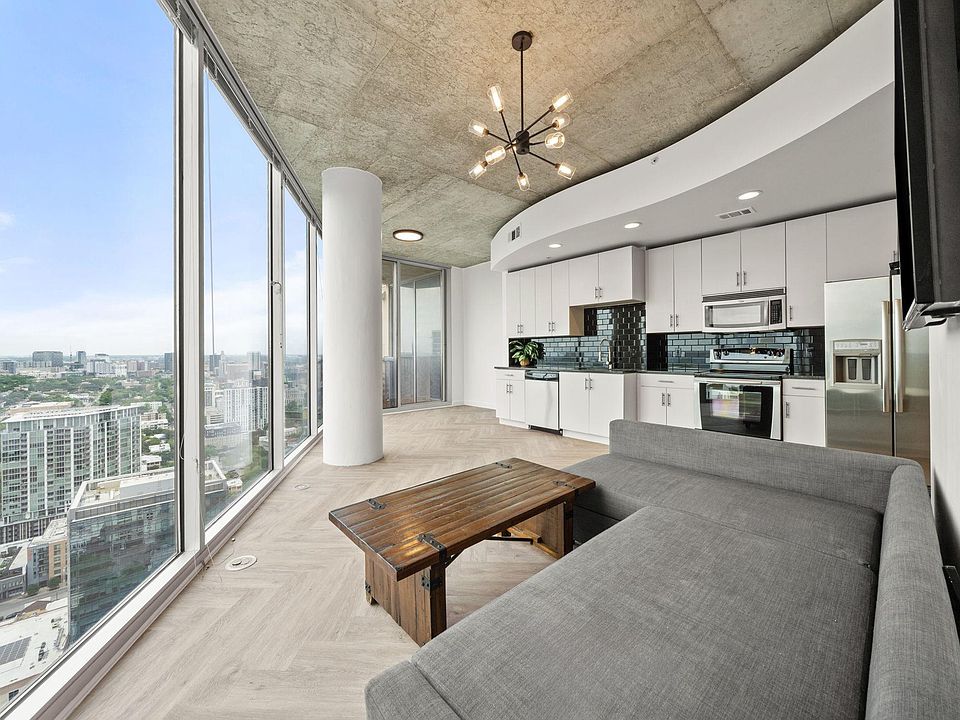 Floor to ceiling glass windows - nine windows in total