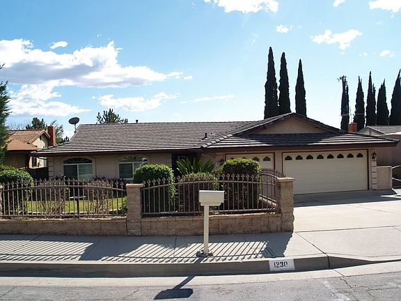 3rd image of 1230 E Leadora Ave
