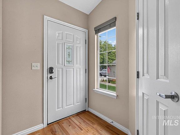 4th image of 6061 S Oboe Ave
