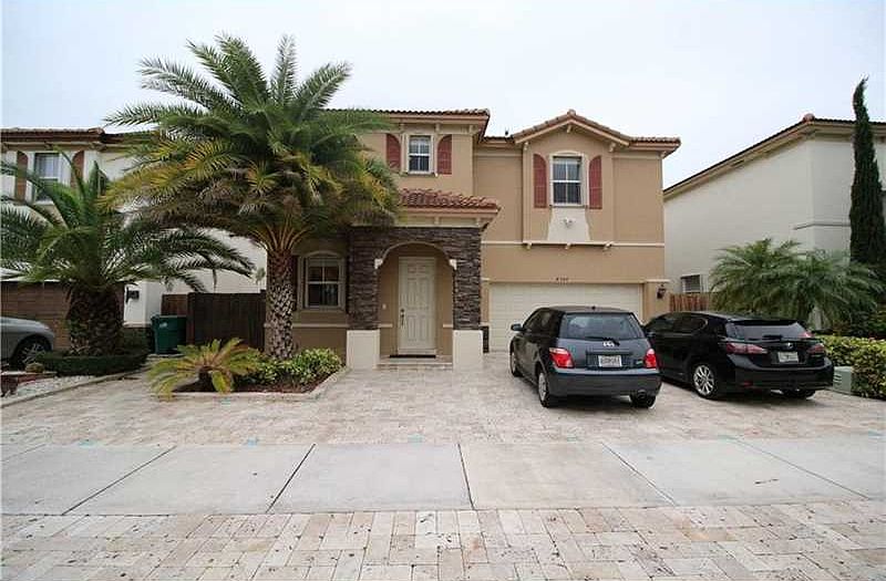 1st image of 8546 NW 115th Pl