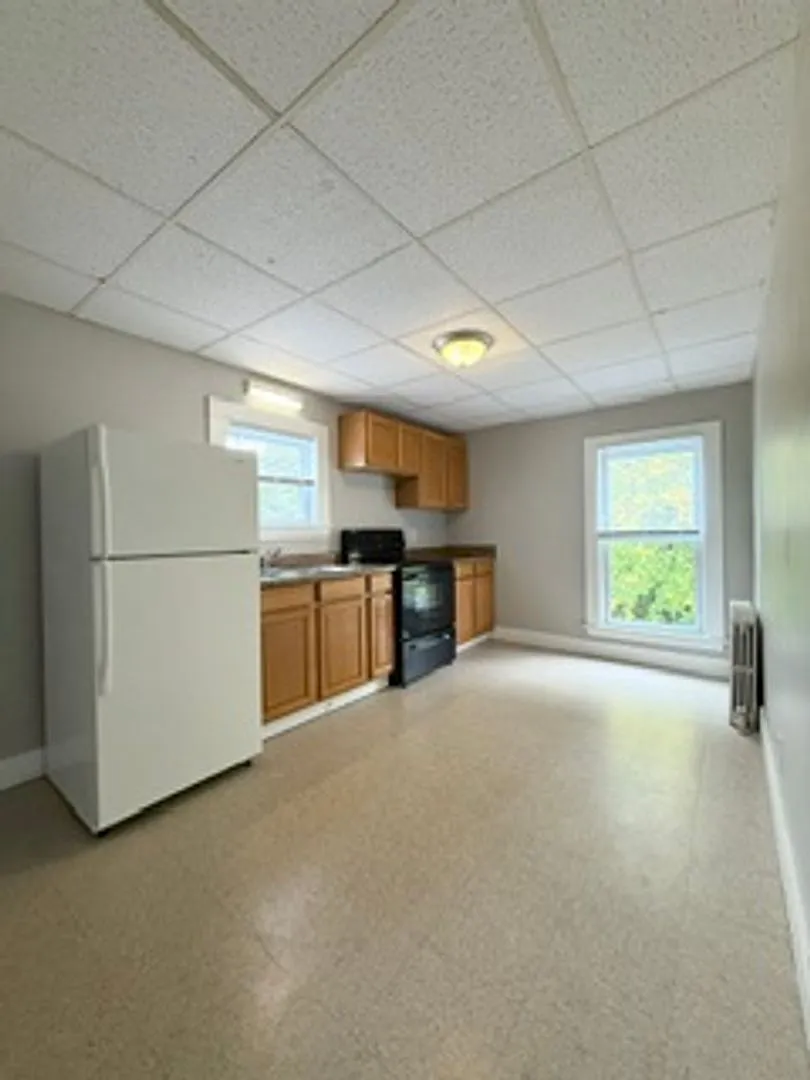 12 Noyes St Place — Photo 2