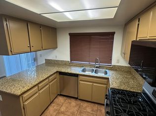 434 W 223rd St UNIT 106, Carson, CA 90745