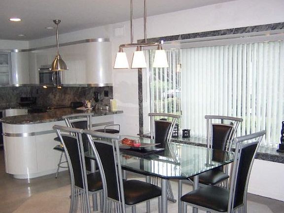 4th image of 304 Shore Dr