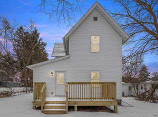 510 E Gilson St, Edmore, MI 48829