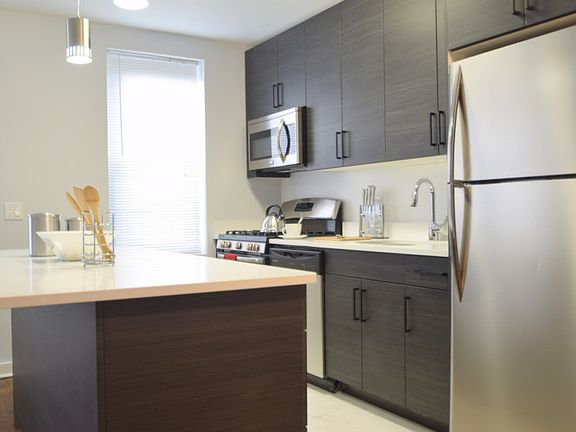 Harbor House - Kitchen - B-Line