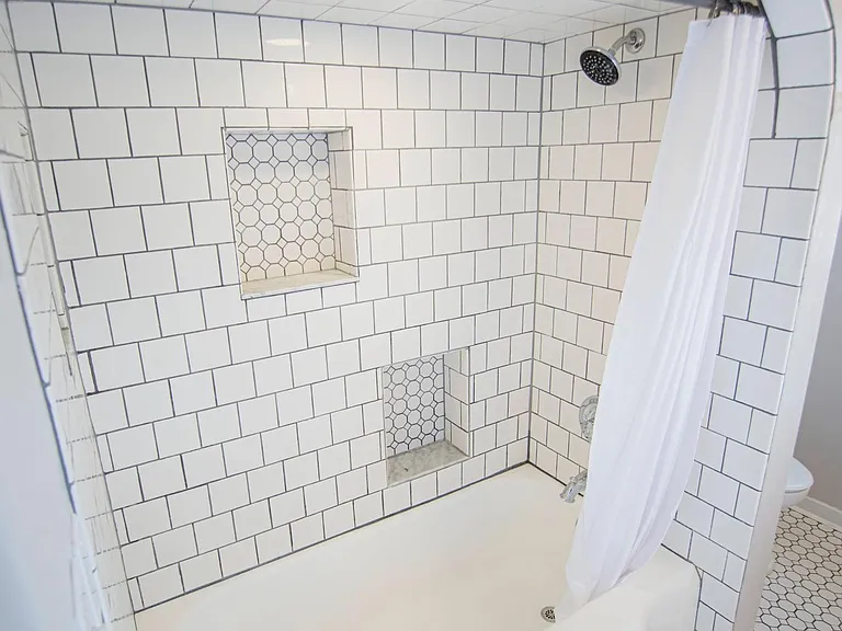 2423 Rose Ave NW — Photo 10