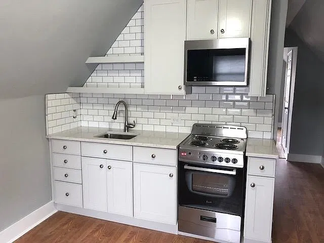 1 bed, 1.0 bath, $1,897 — Photo 2