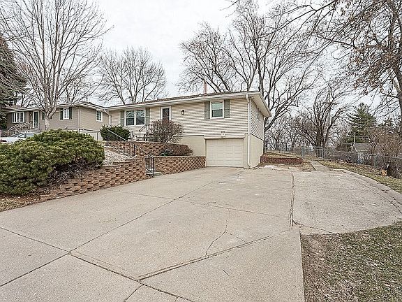2nd image of 5505 S 122nd St