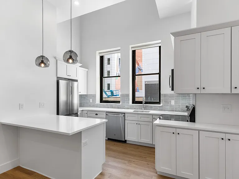 99 Richmond St #205 — Photo 8